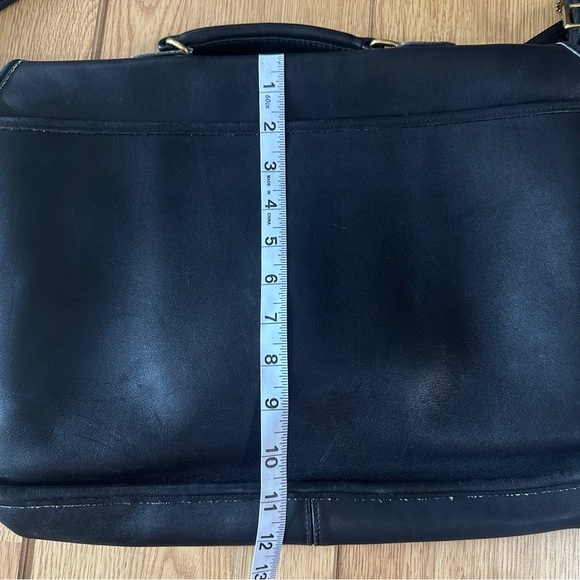 Vintage Coach 1990s Leather Messenger Bag - Picture 9 of 11